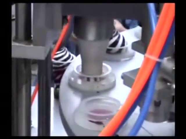 अर्ध स्वचालित मिनी रोटरी आइसक्रीम कप भरने और मशीन सील